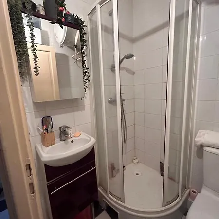 Apartment Lumineux 40m2 Au Pied De La Butte Montmartre Paris
